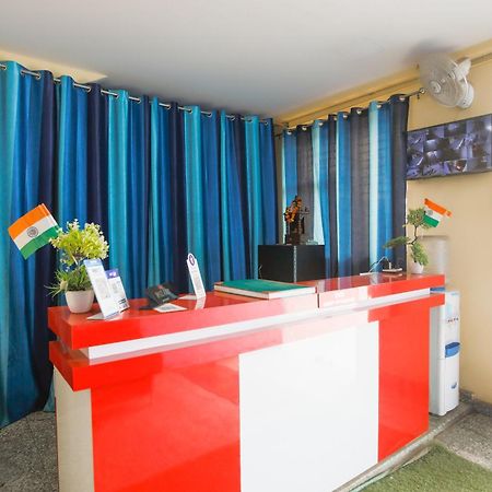 Diamond Imperial Hotel Noida Bagian luar foto