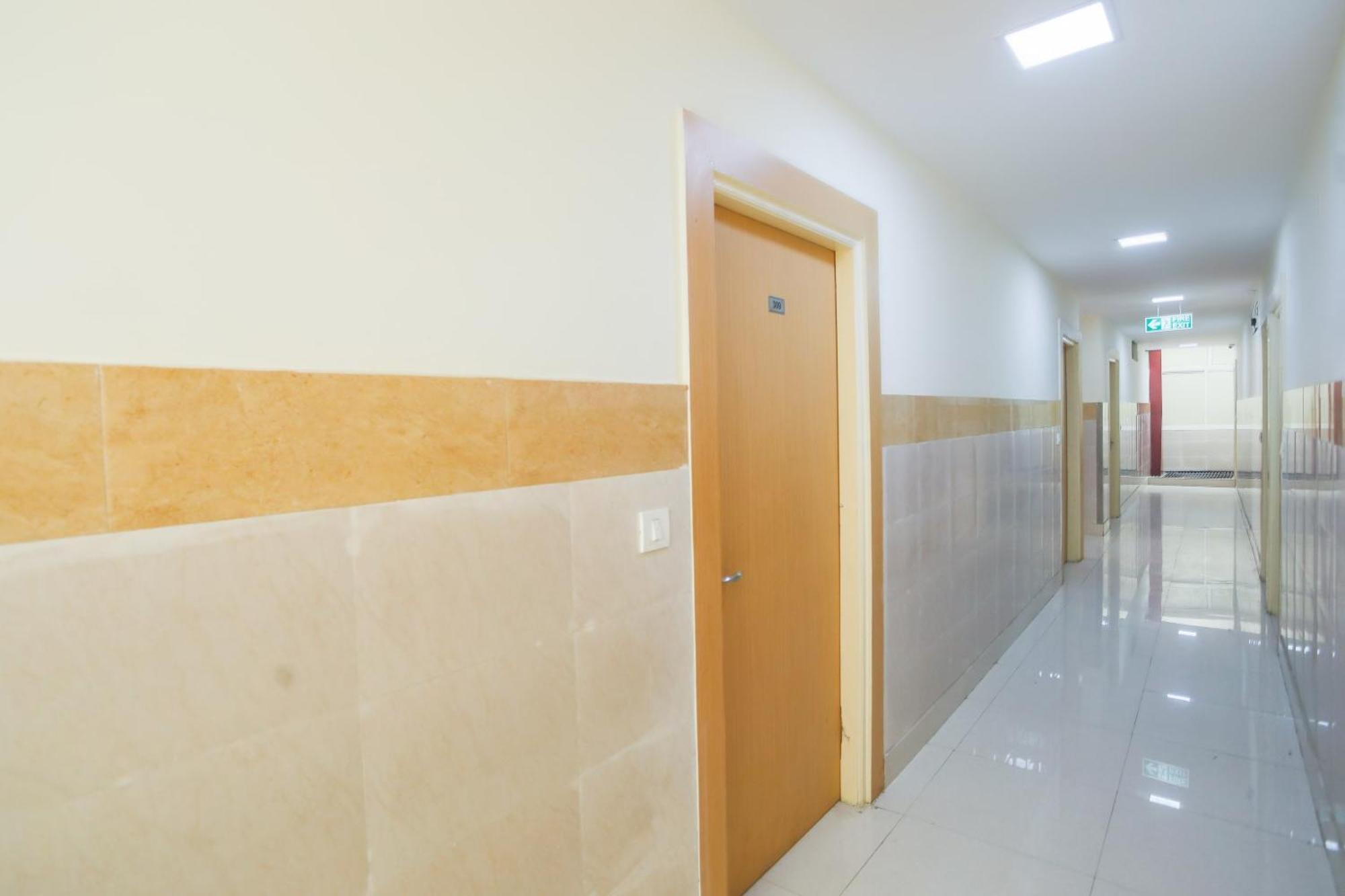 Diamond Imperial Hotel Noida Bagian luar foto