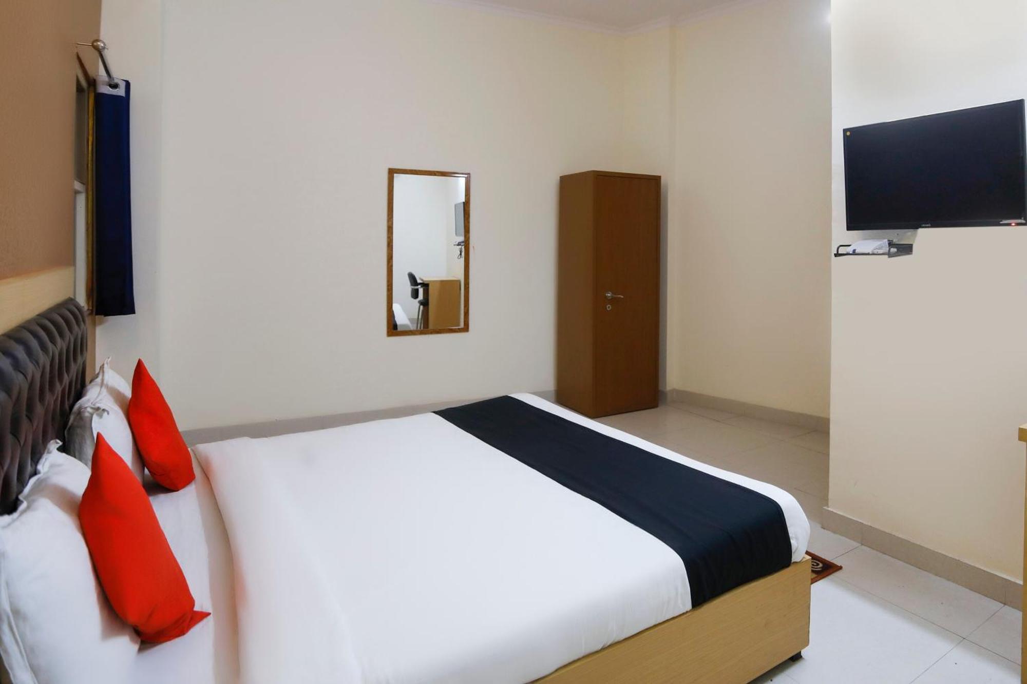 Diamond Imperial Hotel Noida Bagian luar foto