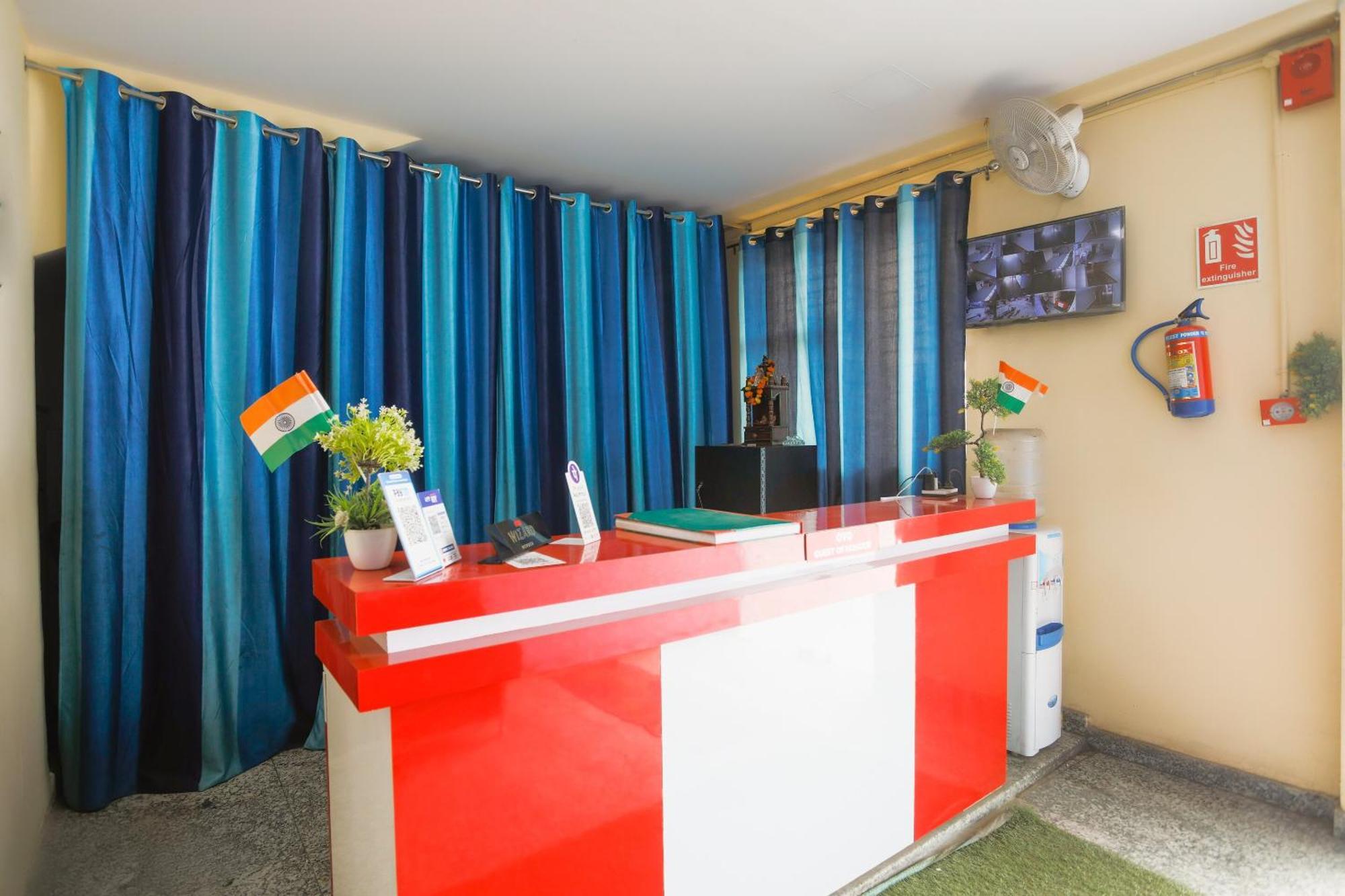 Diamond Imperial Hotel Noida Bagian luar foto
