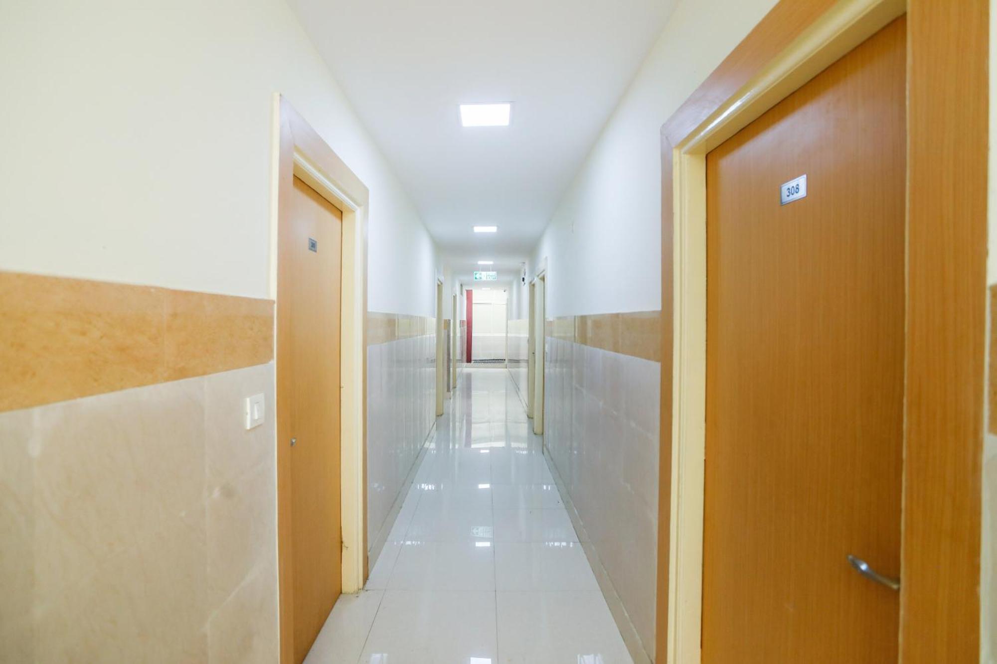 Diamond Imperial Hotel Noida Bagian luar foto